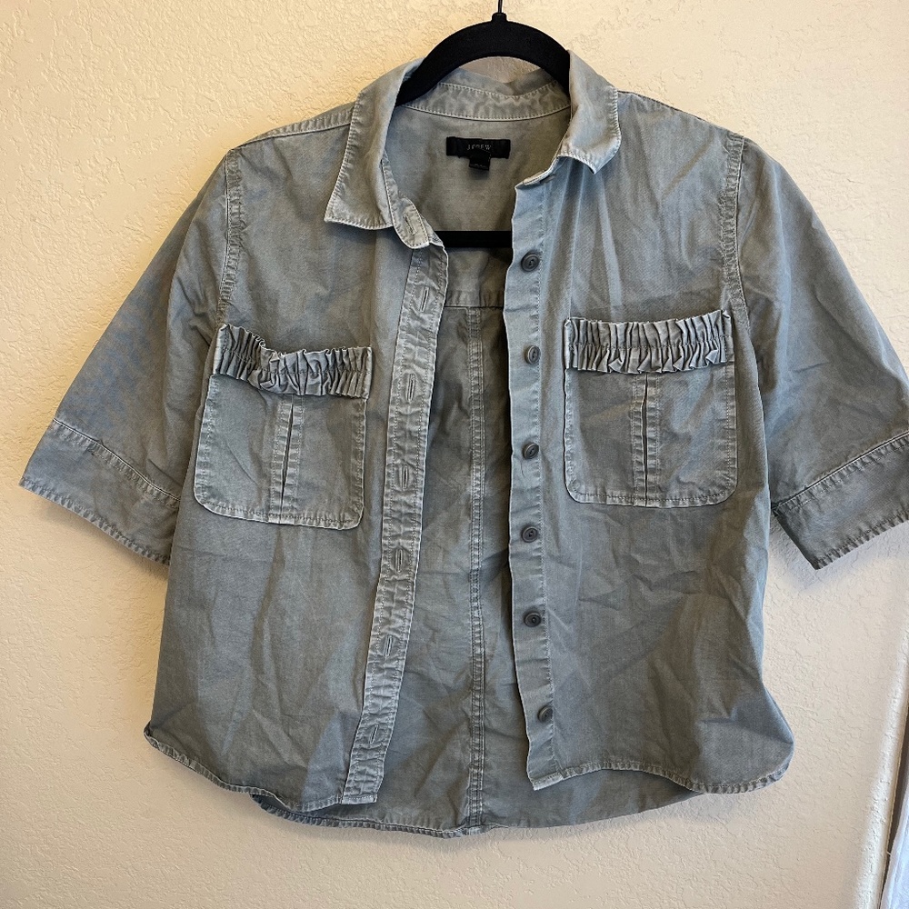 Size 4 (small) Women’s Crew Button Up Short Sleeved Blouse B
